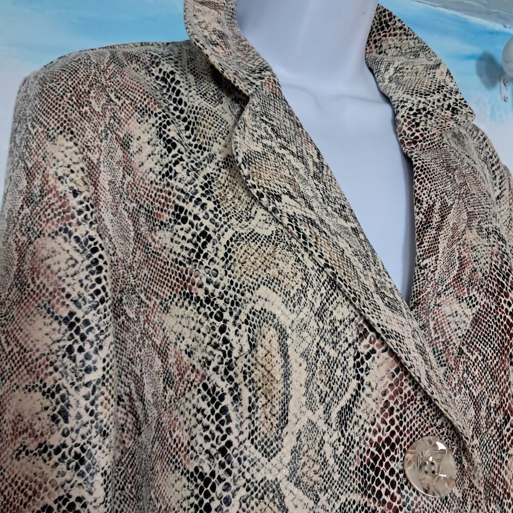 Ethyl size XS snake skin pattern blouse, NEW WITH TAGS